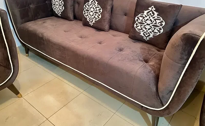 Elegant sofa set 6 seater slightly used