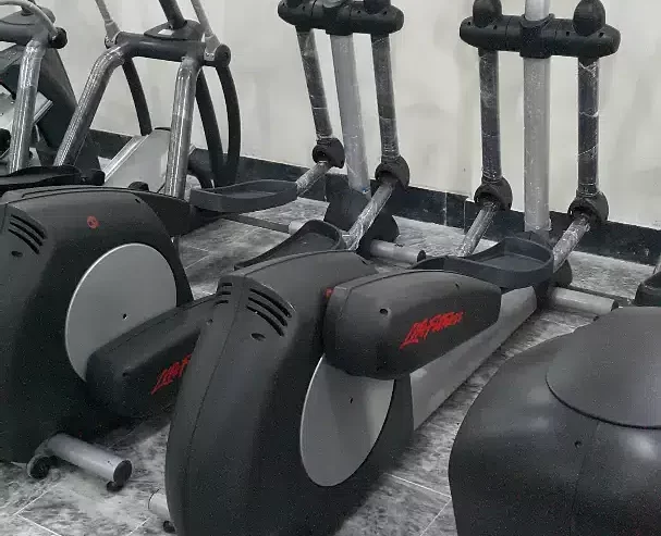 (F11) Life fitness Treadmill Elliptical